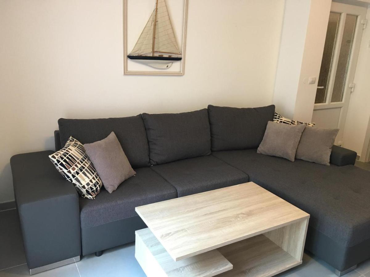 Apartment To Rent Пула Экстерьер фото